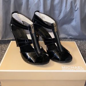 Michael Kors black patent heel/ Woman’s 7.5 M/ Used